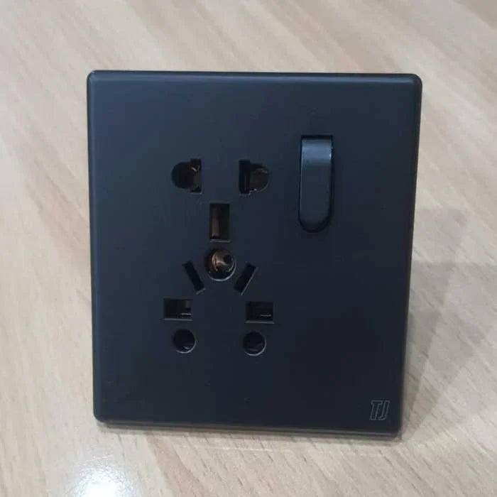 TJ Allure Series - Universal Socket (5 in 1) - Black